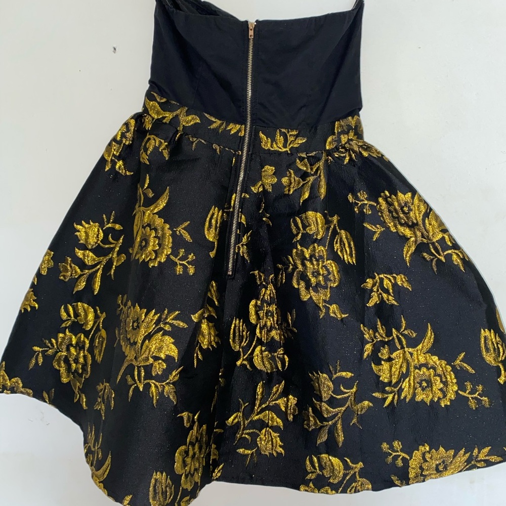 Dress - Picture 3 of 3